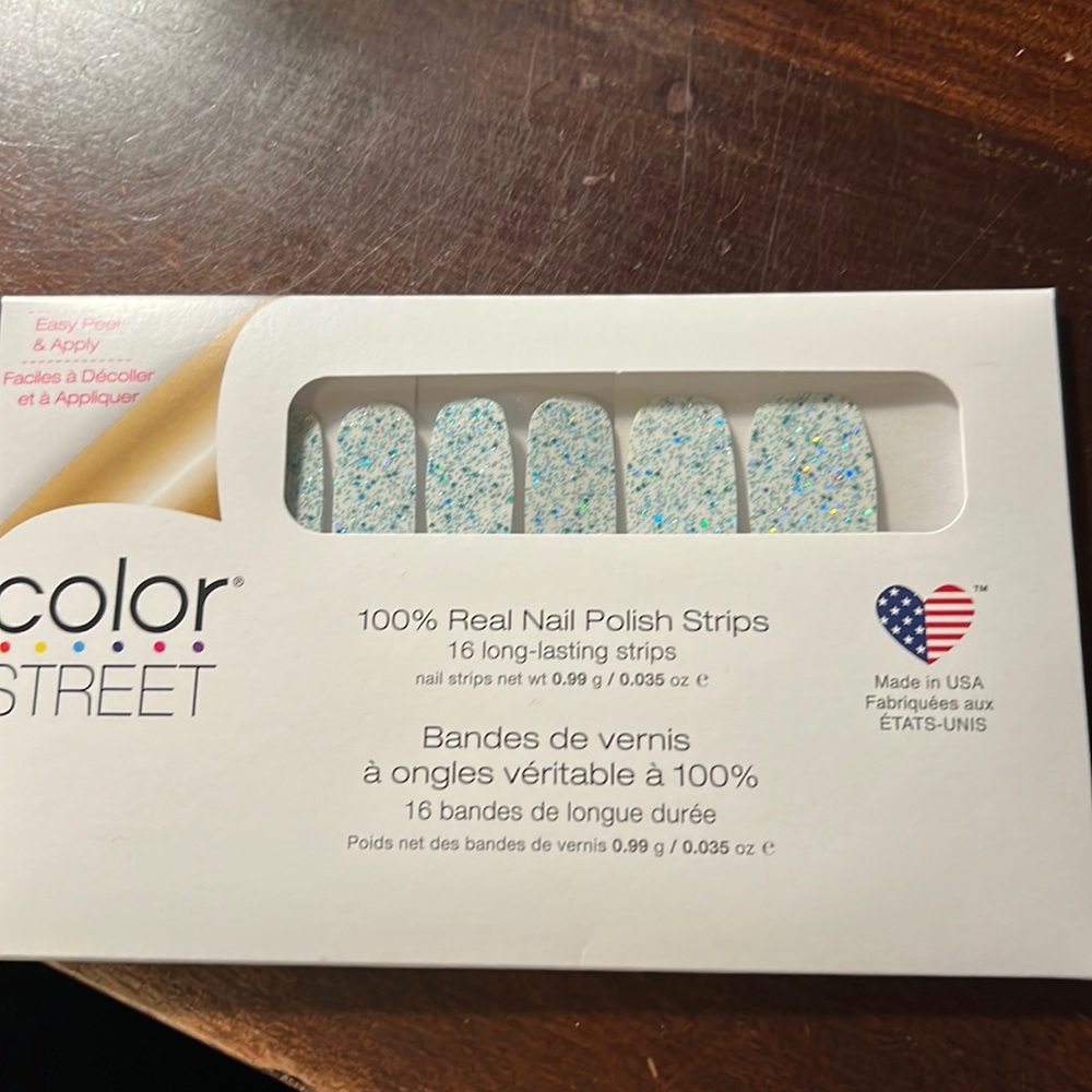 ColorStreet press on nail coloring